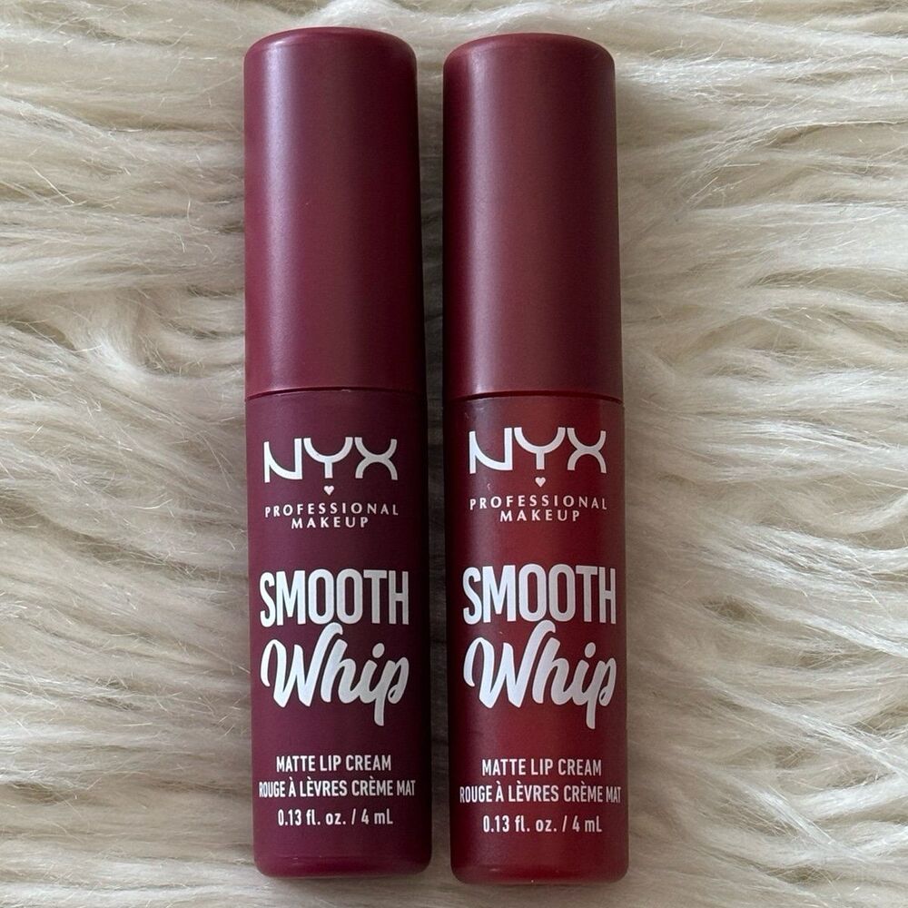 Nyx Smooth Whip Blurring Matte Lip Cream Parfait & Velvet Robe